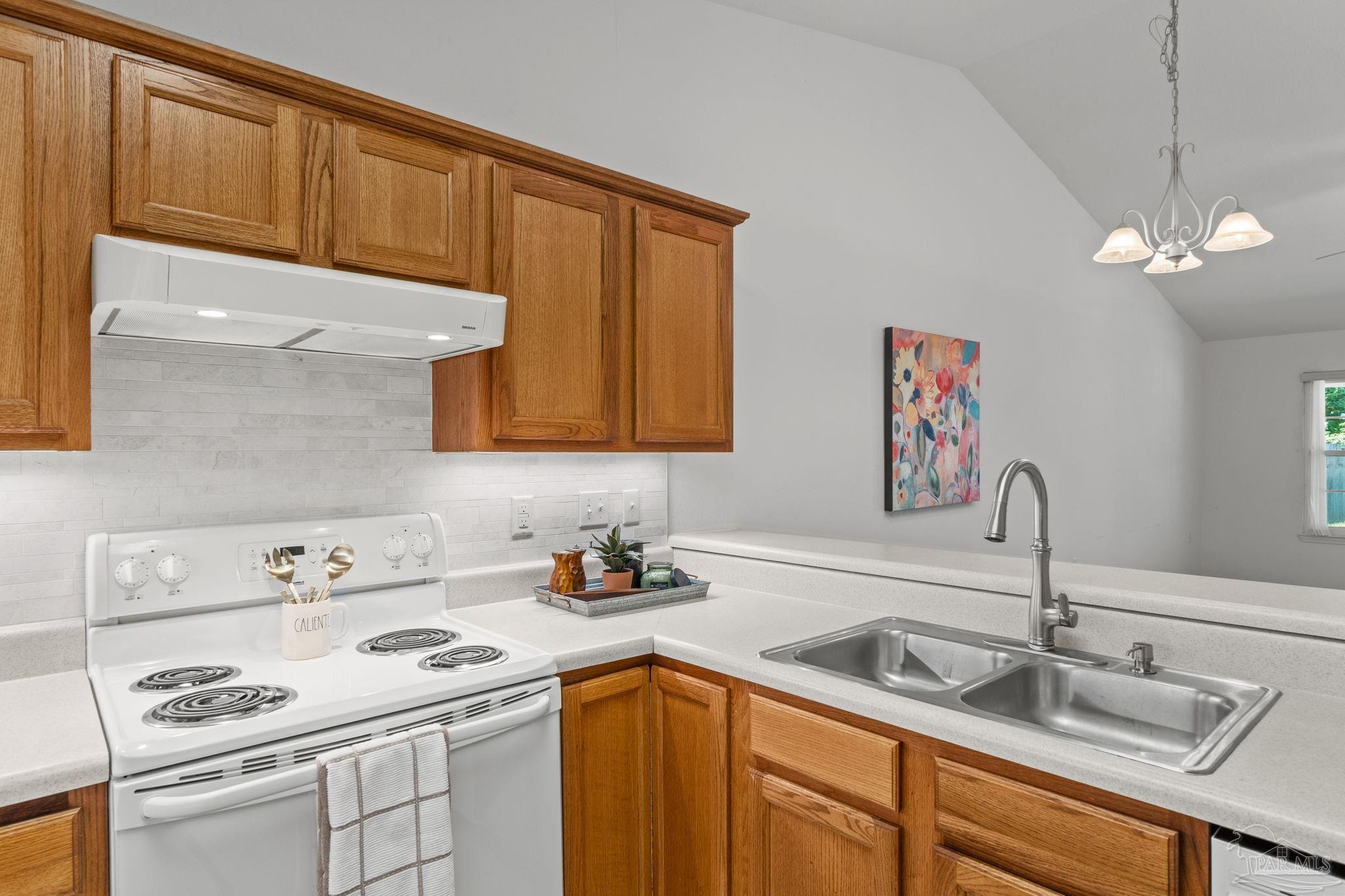 Pensacola, Florida 32534, United States, 2 Bedrooms Bedrooms, ,2 BathroomsBathrooms,Residential,Active,160416