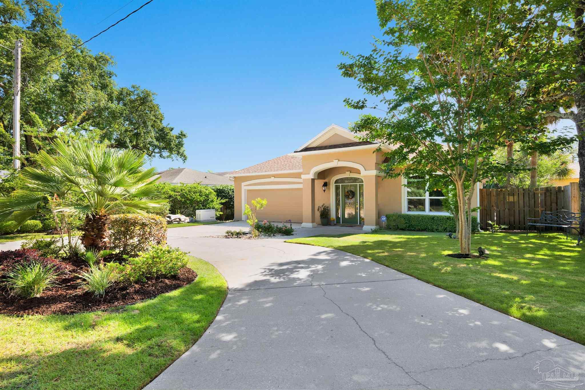 Photo 1 of 47 — 920 N 19th Ave, Pensacola, FL 32503