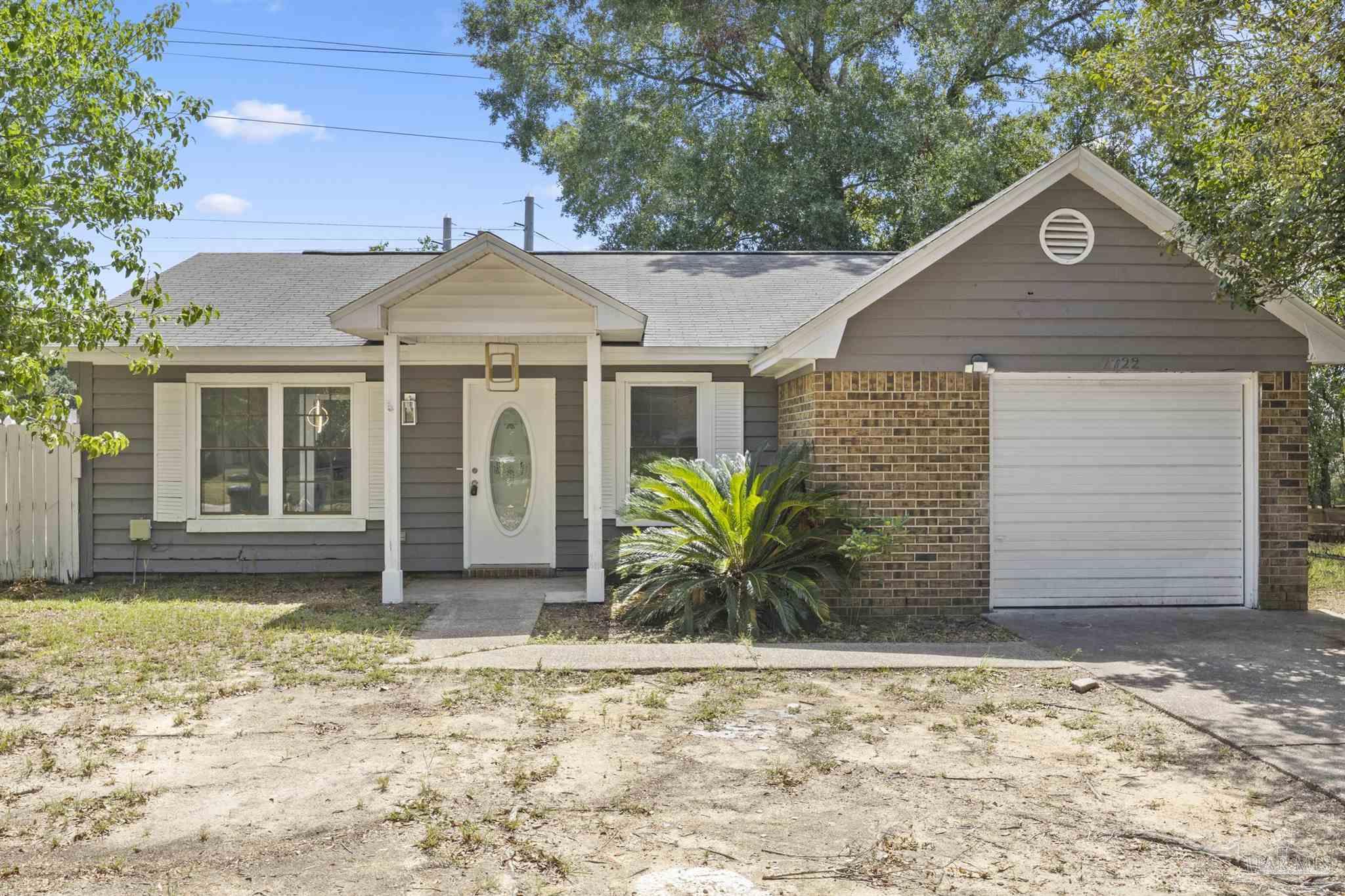 Photo 1 of 27 — 7722 Deborah Dr, Pensacola, FL 32514