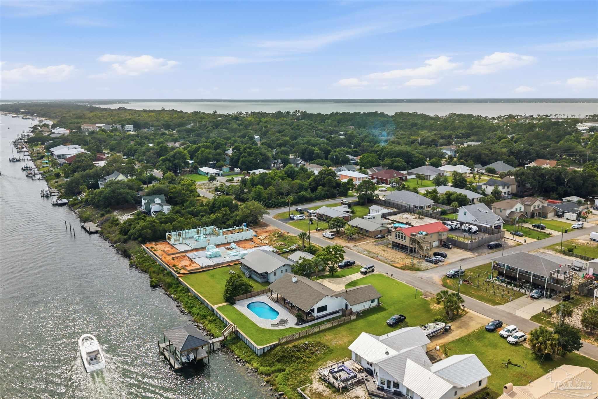 13905 Canal Dr, Pensacola, FL, 32507, USA, 3 Bedrooms Bedrooms, ,2 BathroomsBathrooms,Residential,Active,13905 Canal Dr,683320