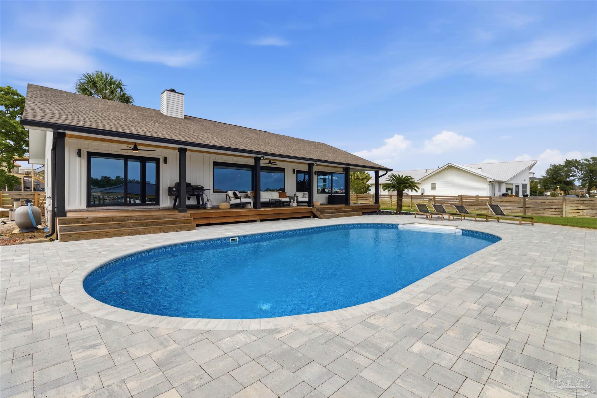 13905 Canal Dr, Pensacola, FL, 32507, USA, 3 Bedrooms Bedrooms, ,2 BathroomsBathrooms,Residential,Active,13905 Canal Dr,683320