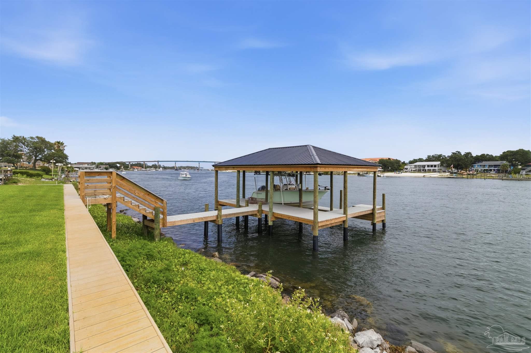 13905 Canal Dr, Pensacola, FL, 32507, USA, 3 Bedrooms Bedrooms, ,2 BathroomsBathrooms,Residential,Active,13905 Canal Dr,683320