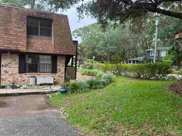 2701 E Desoto St Pensacola FL 32503