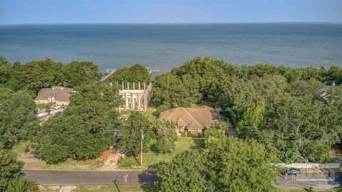 A home in Gulf Breeze