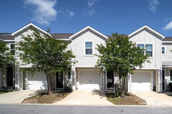 266 JUNCTION AVE, PENSACOLA, FL 32502 - Image c8bd26c4d5bccb9855baf2f66ea211e1/1039200804