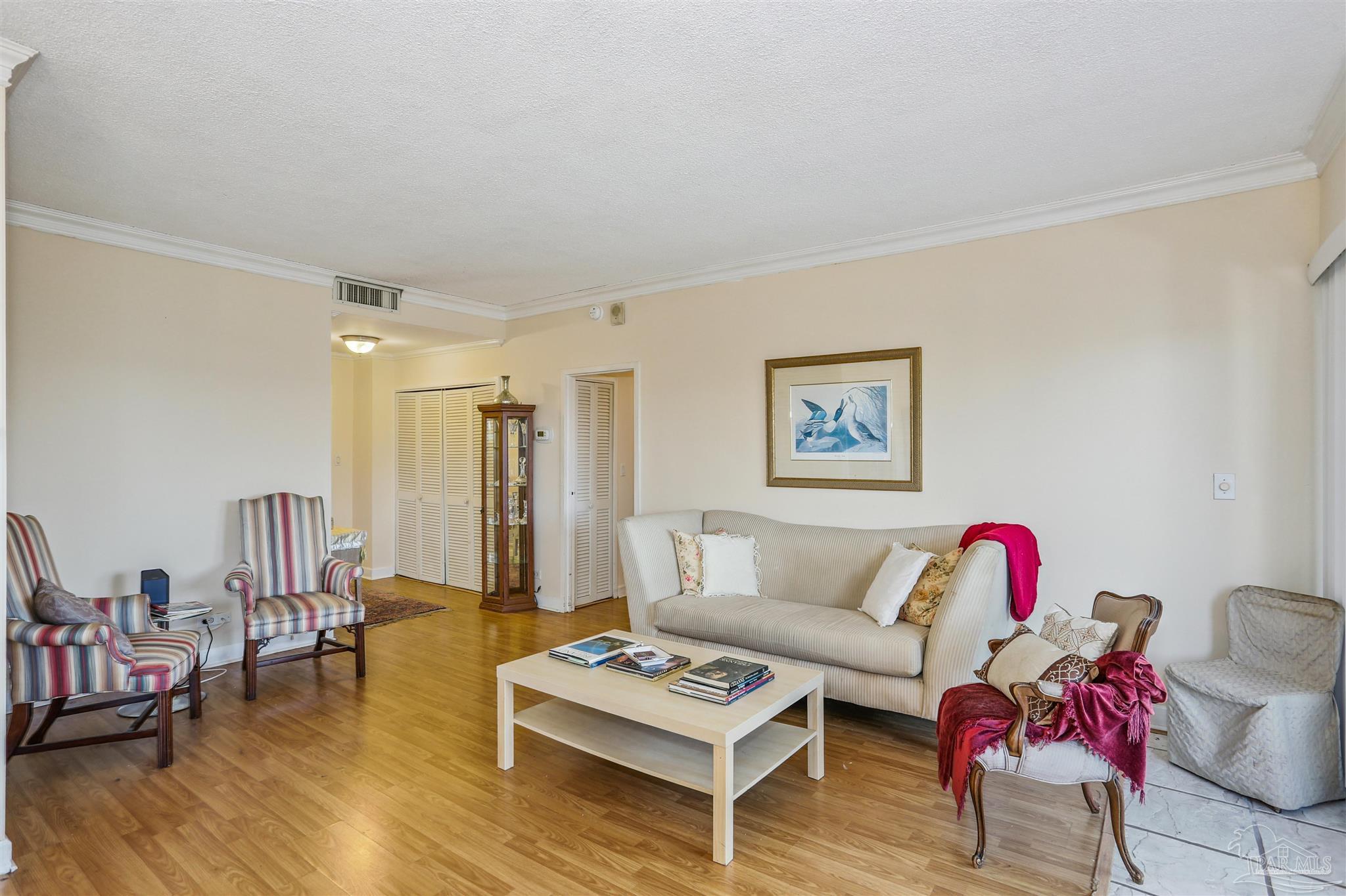 825 Bayshore Dr 302