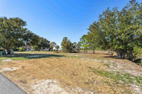 850 SILVER STRAND, GULF BREEZE, FL 32563 - Image cc7eee1ff567ea7c878012b8e0aab07d/3323527286