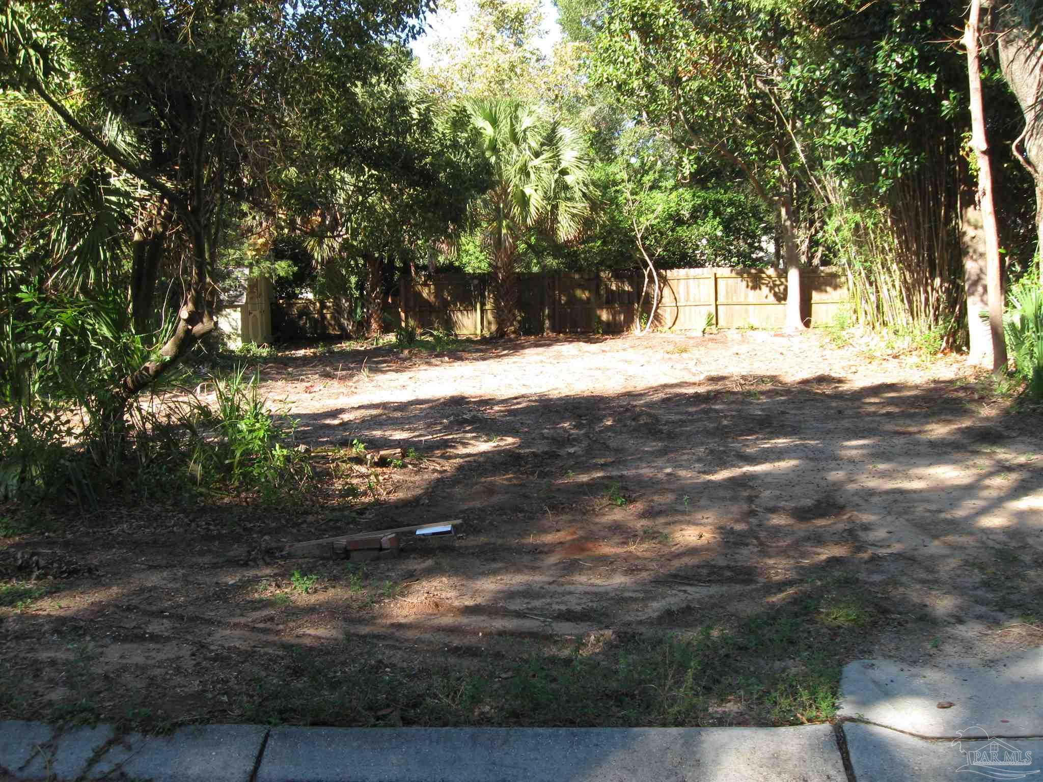 Photo 1 of 7 — 3300 E Lloyd St, Pensacola, FL 32503