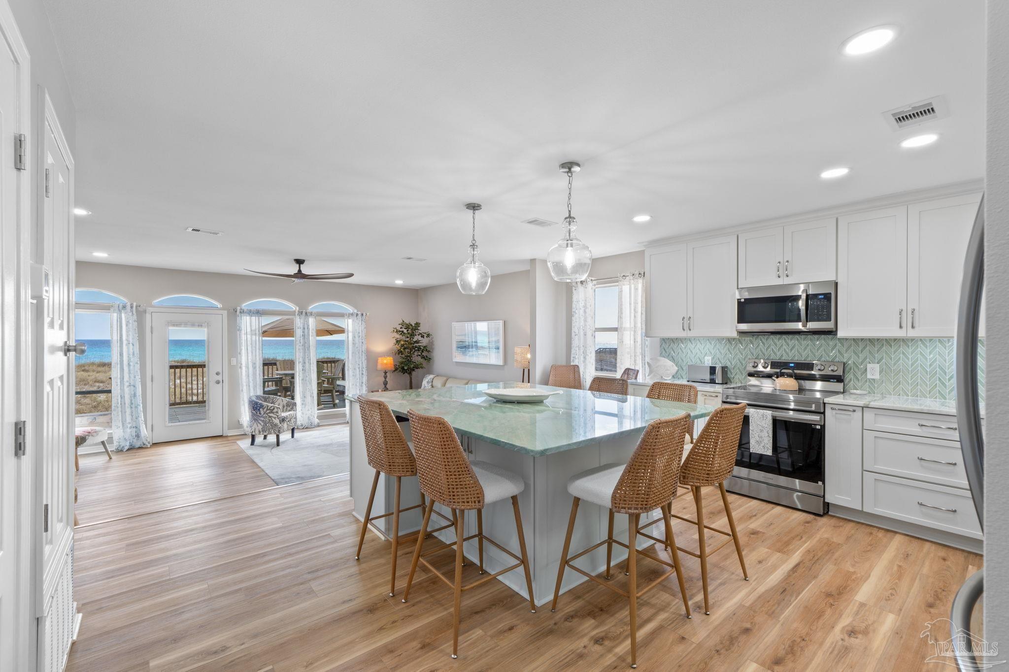 Navarre Beach, Florida 32566, United States, 3 Bedrooms Bedrooms, ,3 BathroomsBathrooms,Residential,Active,94137