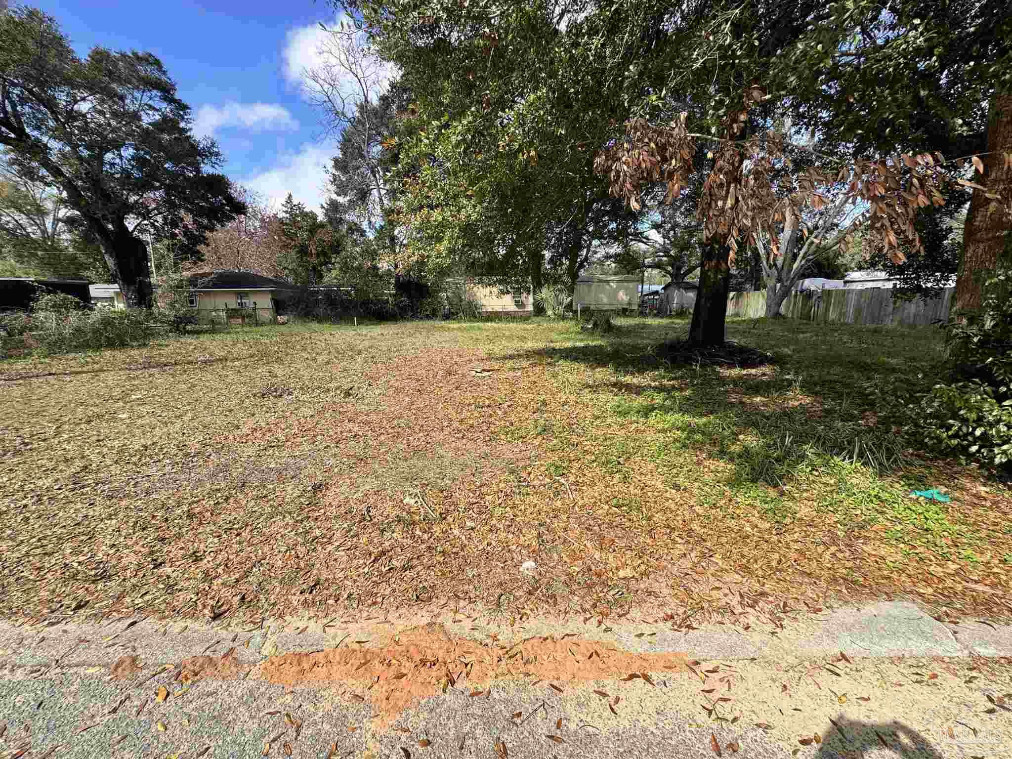 Photo 1 of 5 — 118 Dogwood Dr, Pensacola, FL 32505