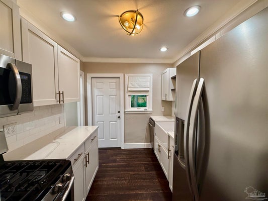 2050 N 13TH AVE, PENSACOLA, FL 32503 - Image d2bb4295a94eedbdde2d8baec1da9df4/2231102039