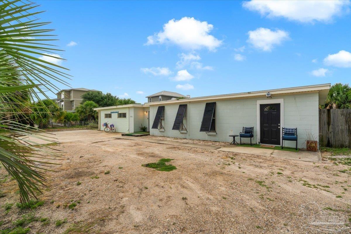 710 Via Deluna Dr
