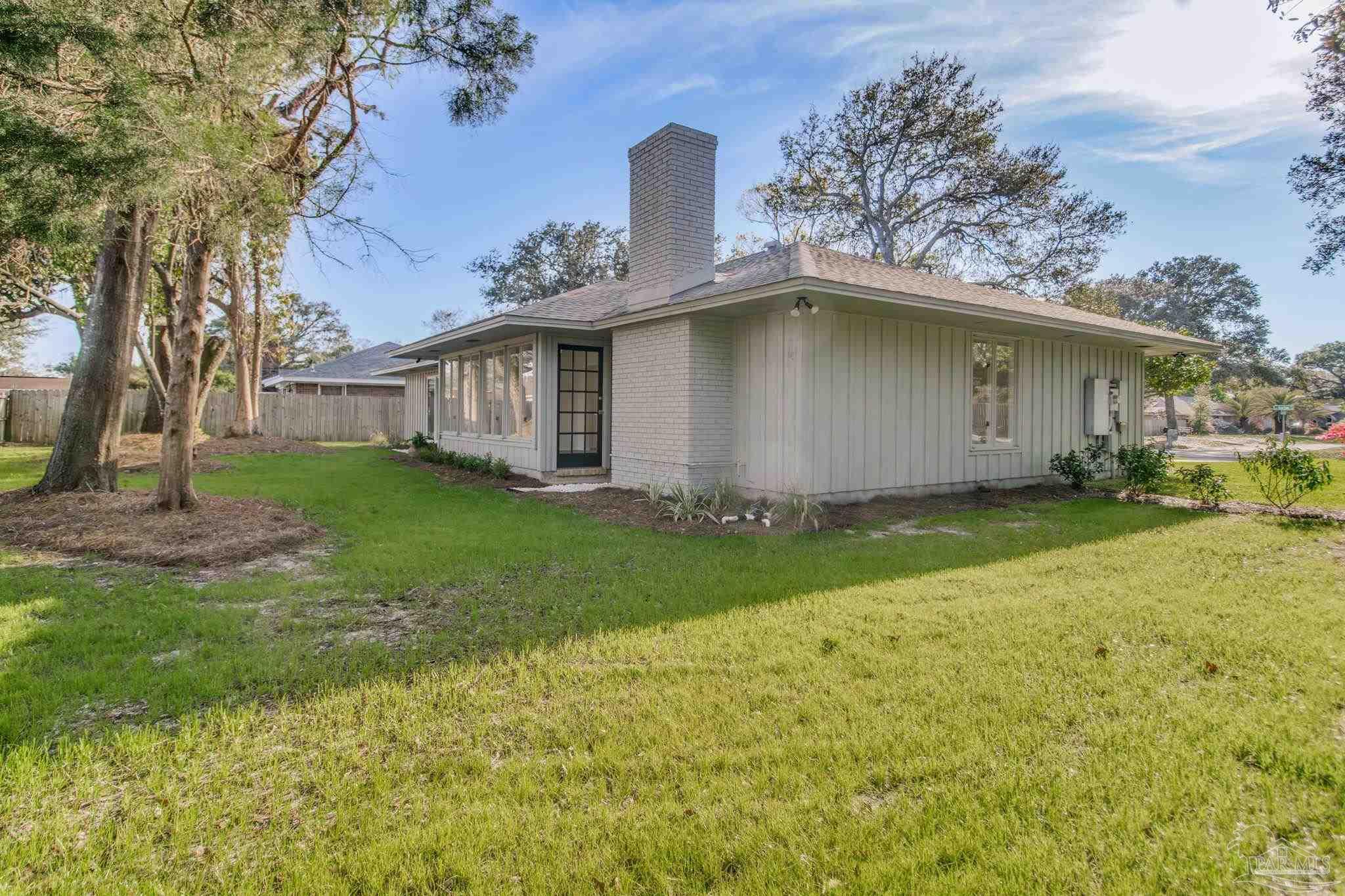 Gulf Breeze, Florida 32563, United States, 4 Bedrooms Bedrooms, ,3 BathroomsBathrooms,Residential,Active,92742