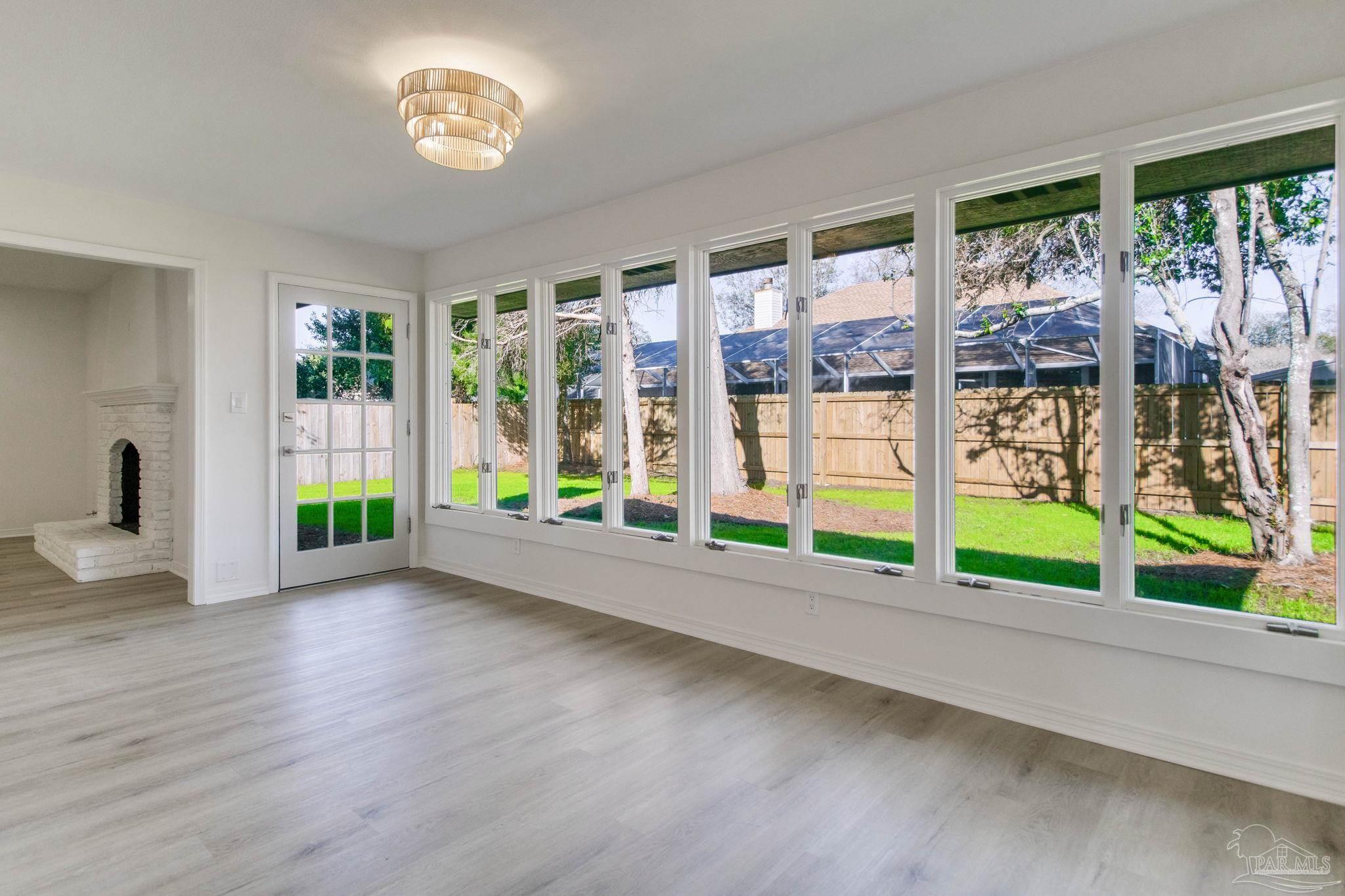 Gulf Breeze, Florida 32563, United States, 4 Bedrooms Bedrooms, ,3 BathroomsBathrooms,Residential,Active,92742