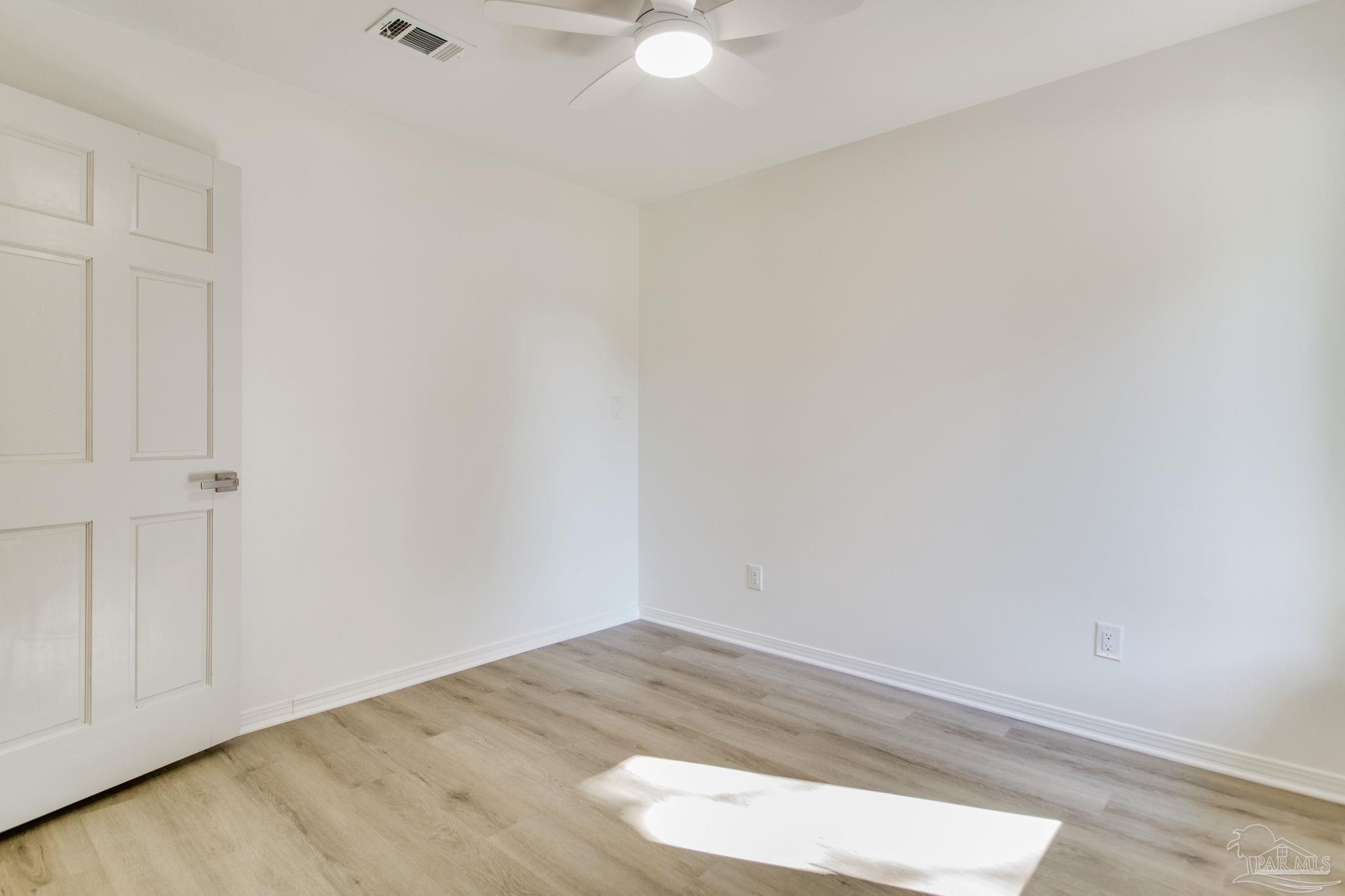 Gulf Breeze, Florida 32563, United States, 4 Bedrooms Bedrooms, ,3 BathroomsBathrooms,Residential,Active,92742