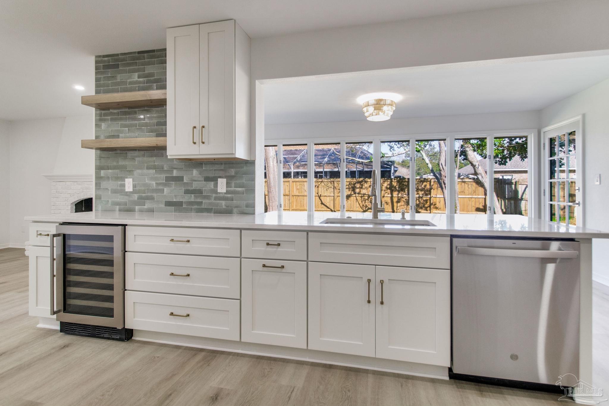 Gulf Breeze, Florida 32563, United States, 4 Bedrooms Bedrooms, ,3 BathroomsBathrooms,Residential,Active,92742