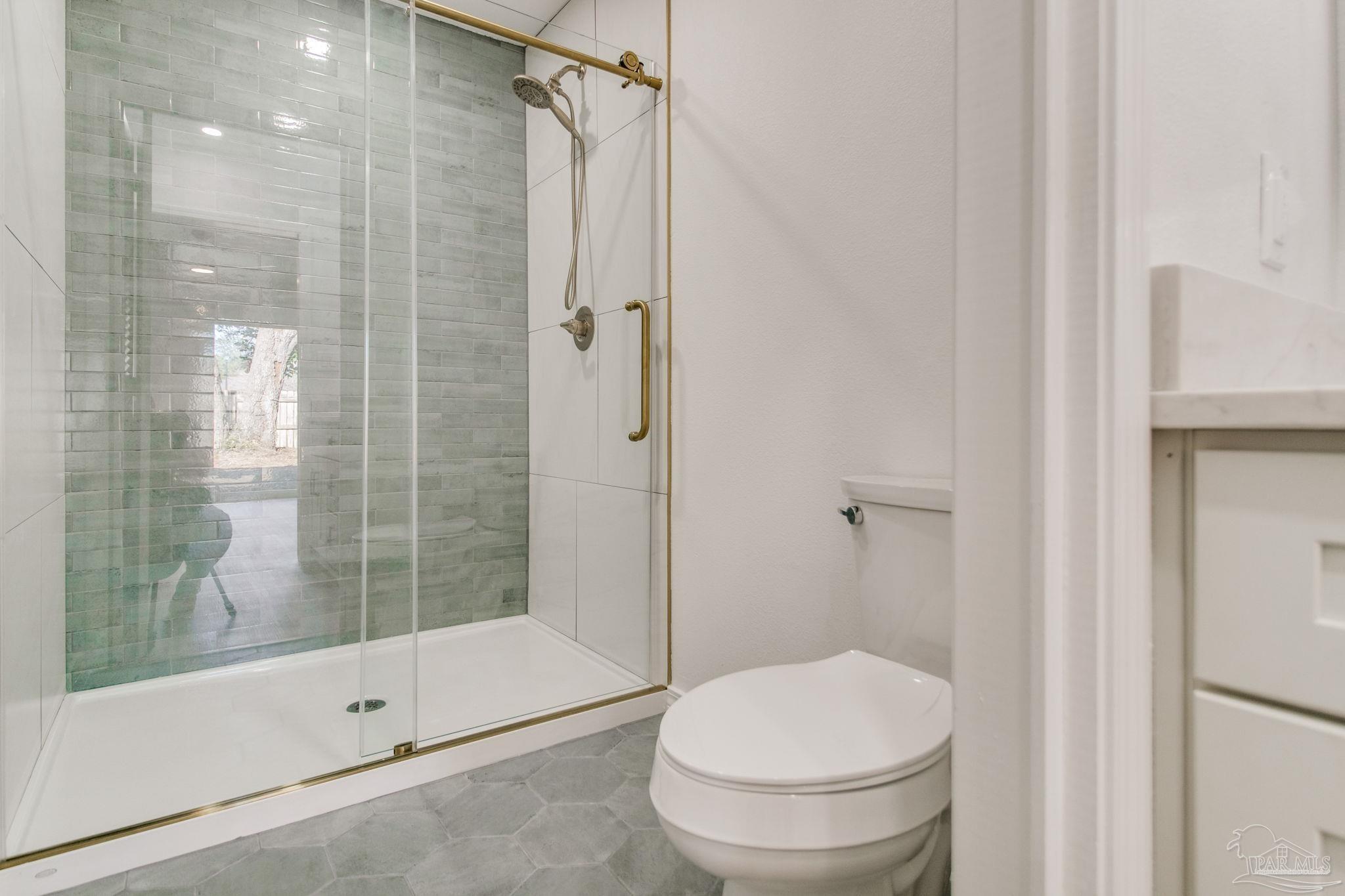 Gulf Breeze, Florida 32563, United States, 4 Bedrooms Bedrooms, ,3 BathroomsBathrooms,Residential,Active,92742