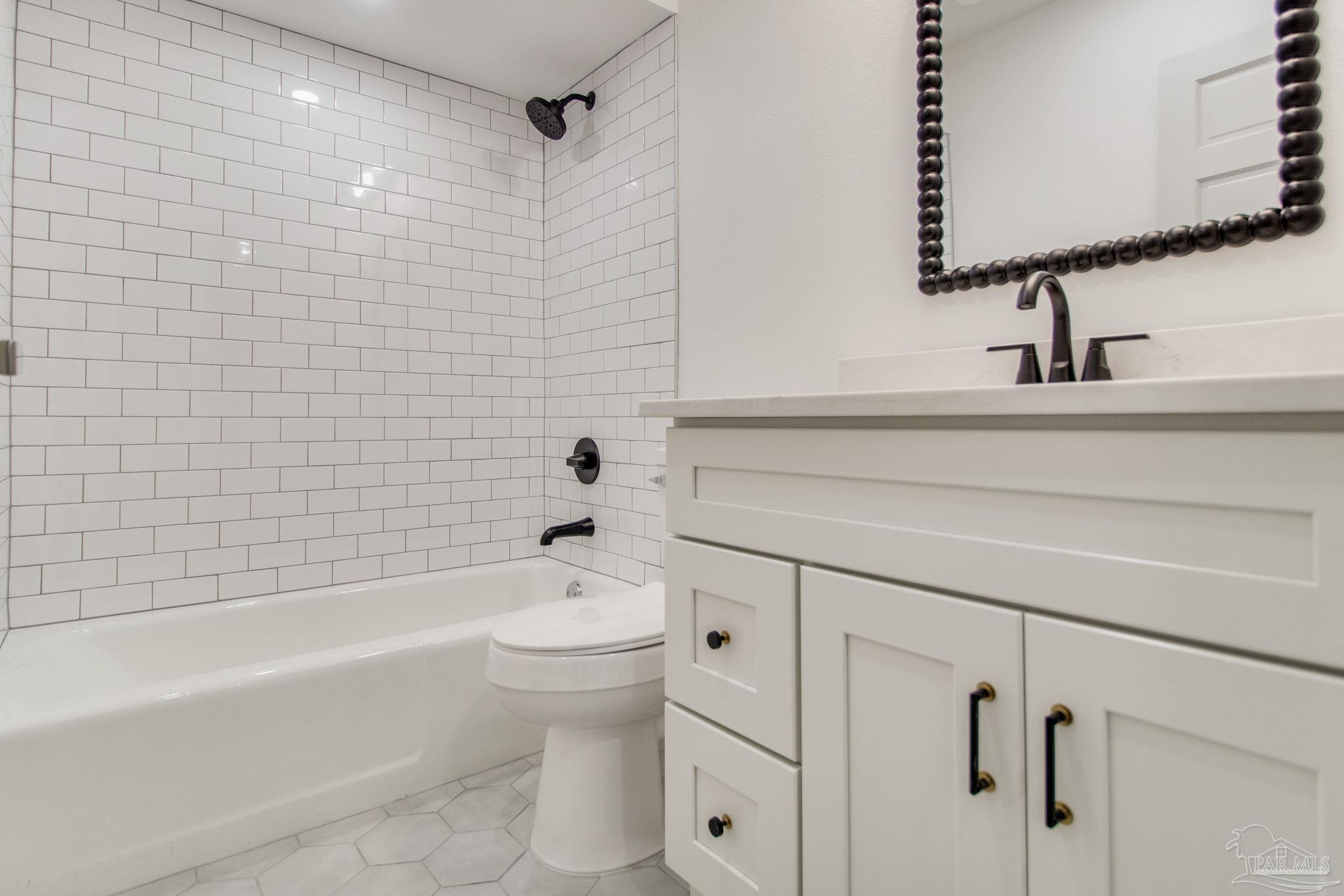 Gulf Breeze, Florida 32563, United States, 4 Bedrooms Bedrooms, ,3 BathroomsBathrooms,Residential,Active,92742