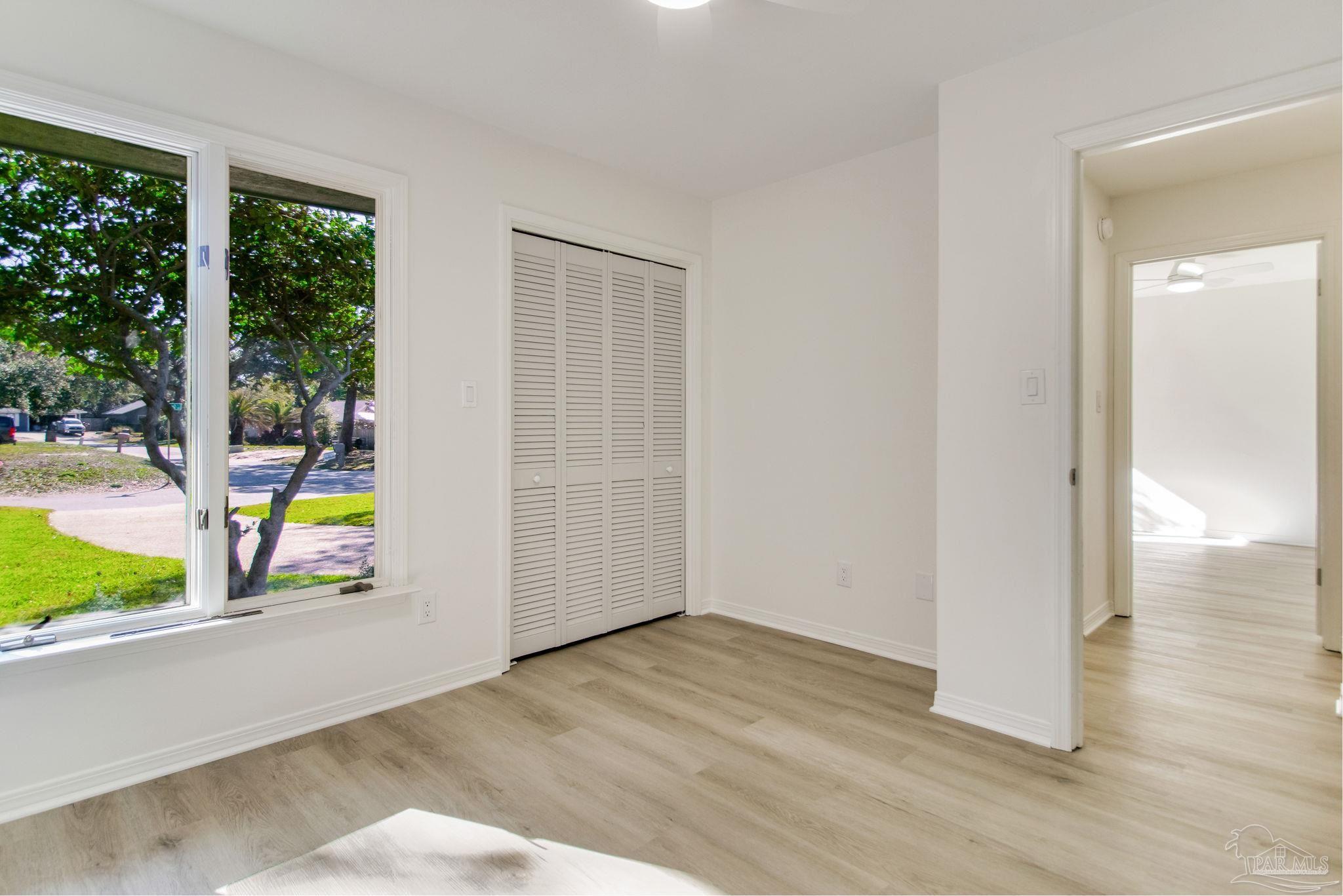 Gulf Breeze, Florida 32563, United States, 4 Bedrooms Bedrooms, ,3 BathroomsBathrooms,Residential,Active,92742