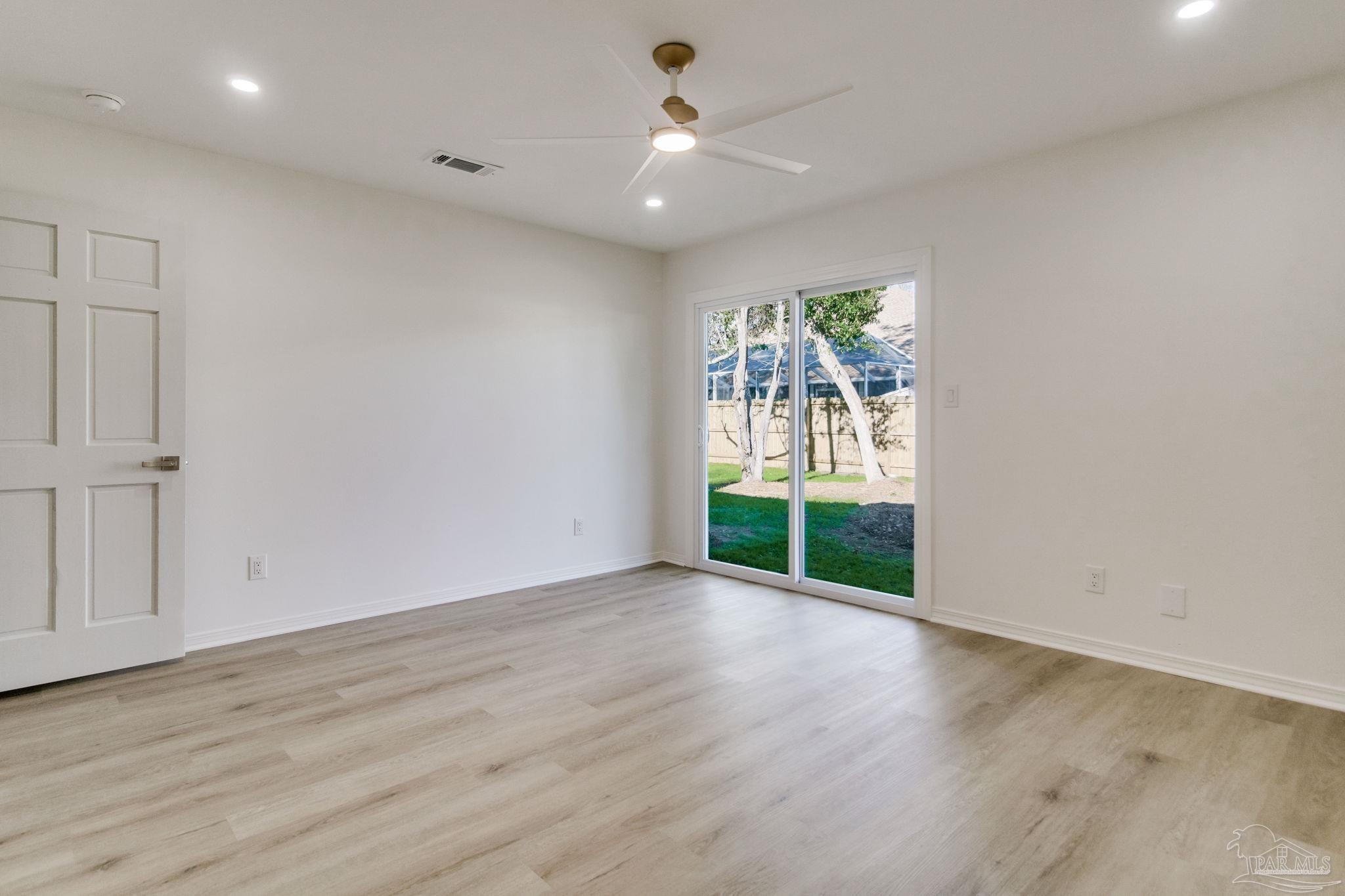 Gulf Breeze, Florida 32563, United States, 4 Bedrooms Bedrooms, ,3 BathroomsBathrooms,Residential,Active,92742