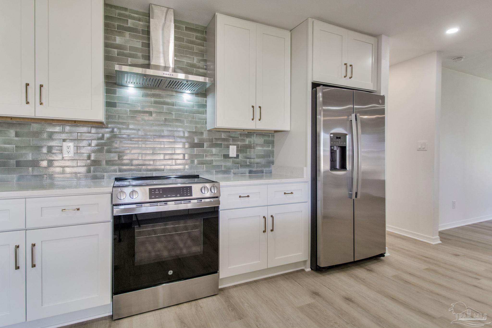 Gulf Breeze, Florida 32563, United States, 4 Bedrooms Bedrooms, ,3 BathroomsBathrooms,Residential,Active,92742