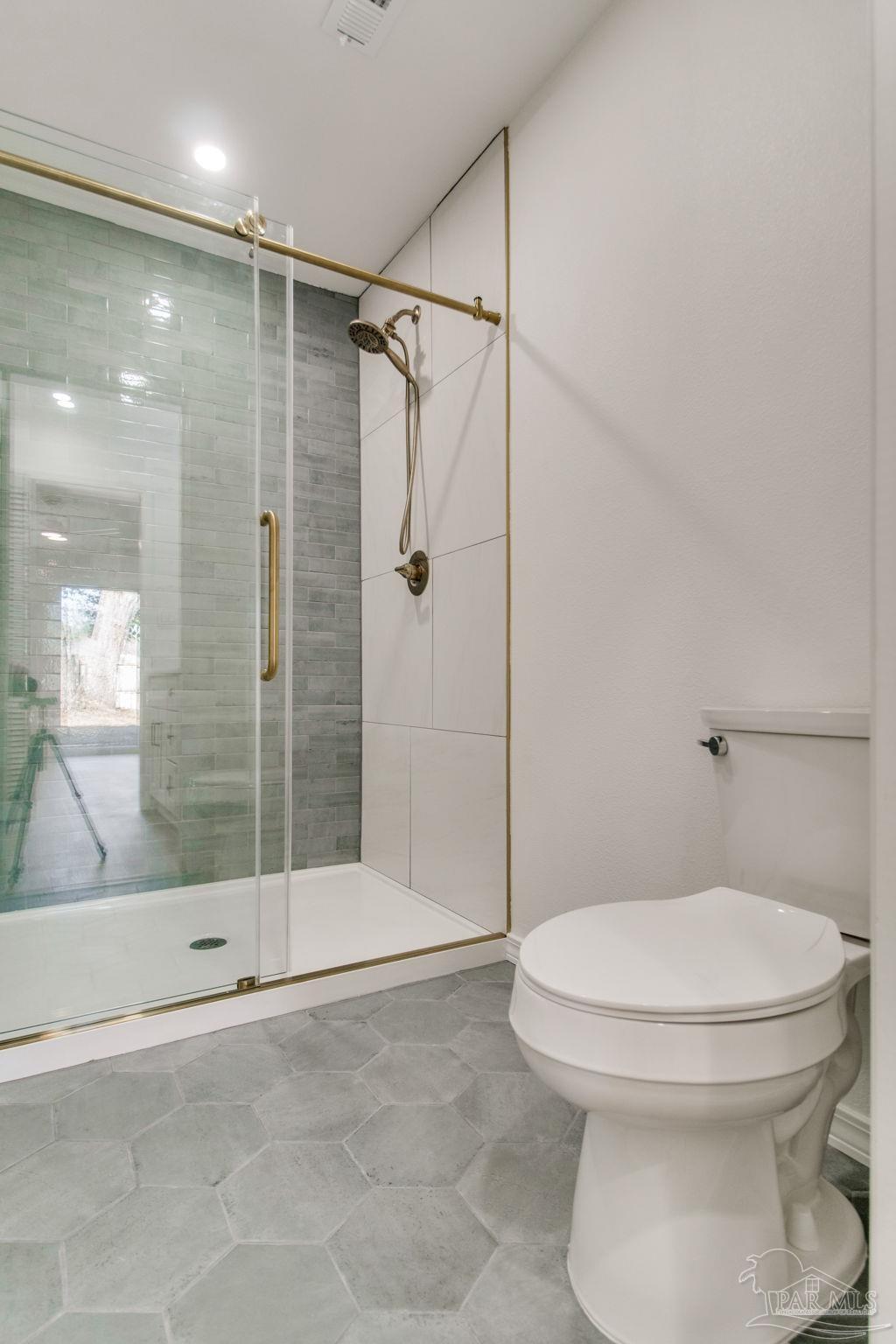 Gulf Breeze, Florida 32563, United States, 4 Bedrooms Bedrooms, ,3 BathroomsBathrooms,Residential,Active,92742