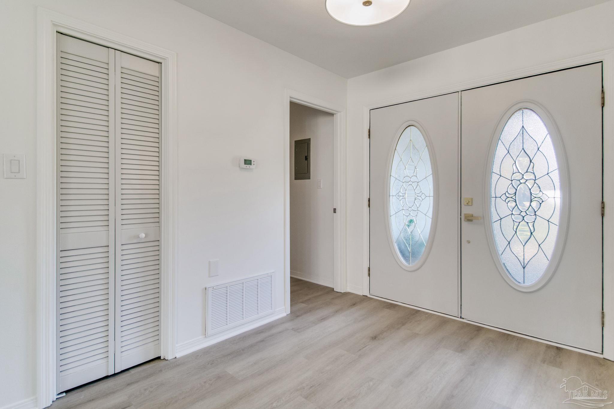 Gulf Breeze, Florida 32563, United States, 4 Bedrooms Bedrooms, ,3 BathroomsBathrooms,Residential,Active,92742