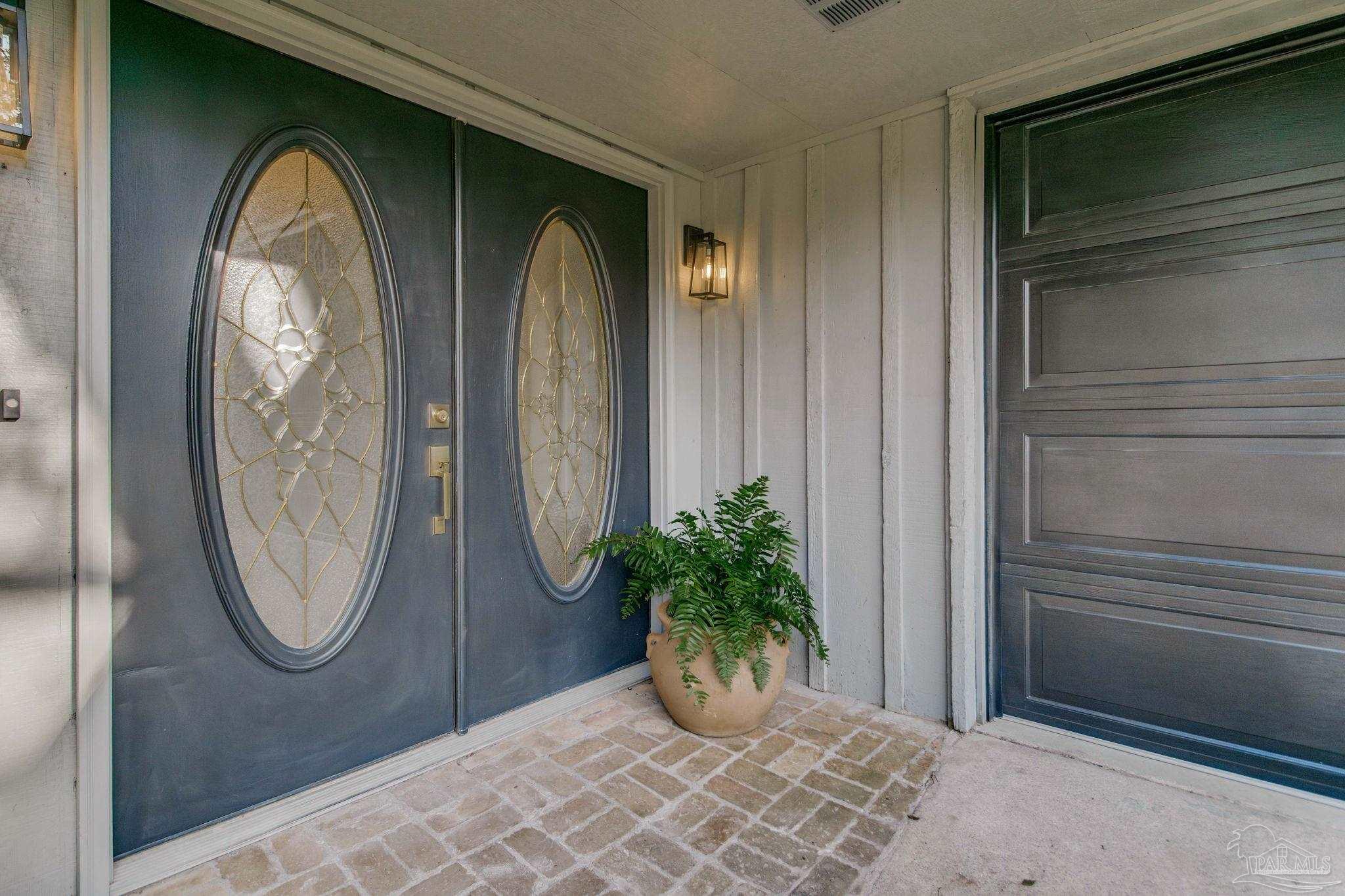 Gulf Breeze, Florida 32563, United States, 4 Bedrooms Bedrooms, ,3 BathroomsBathrooms,Residential,Active,92742