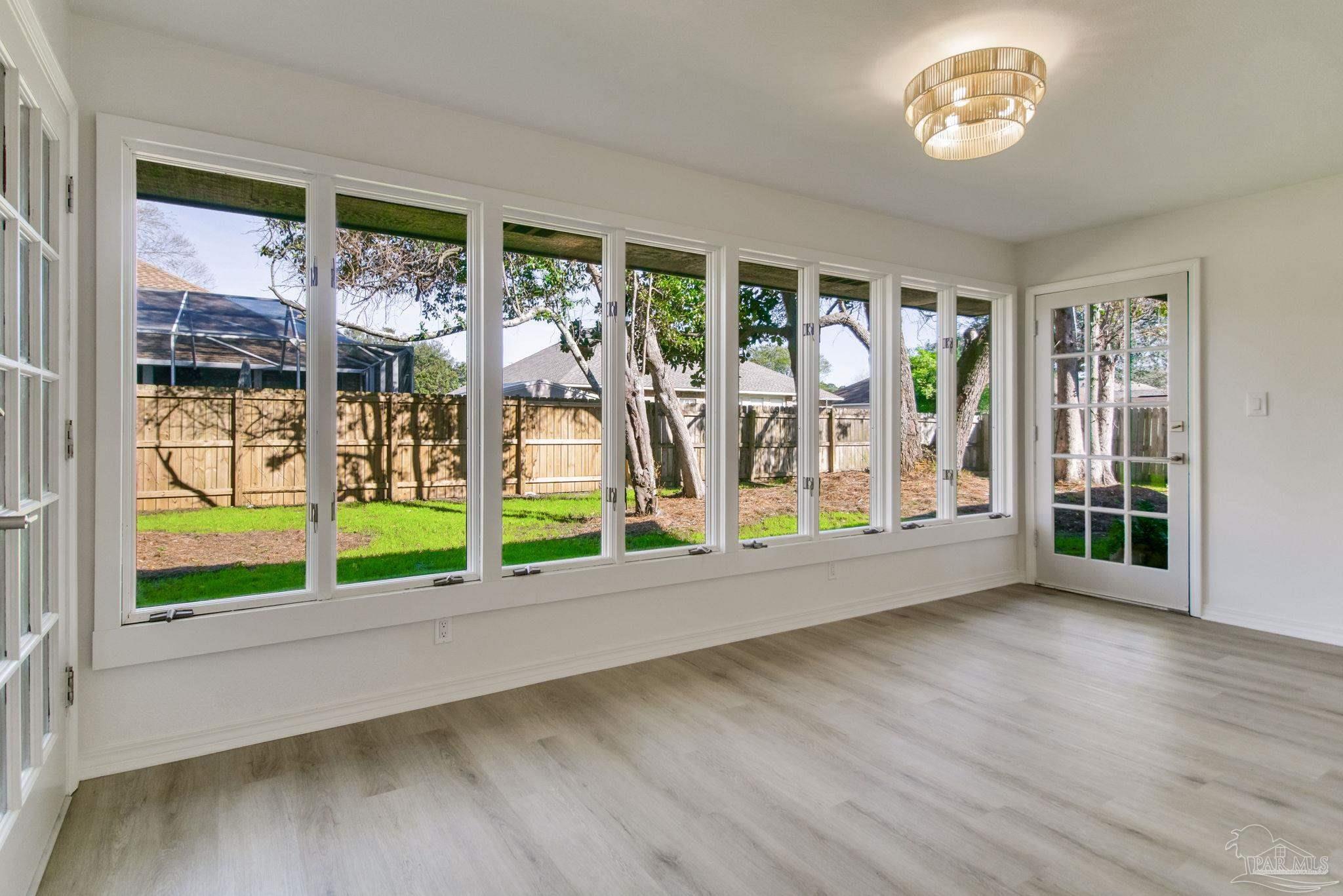 Gulf Breeze, Florida 32563, United States, 4 Bedrooms Bedrooms, ,3 BathroomsBathrooms,Residential,Active,92742