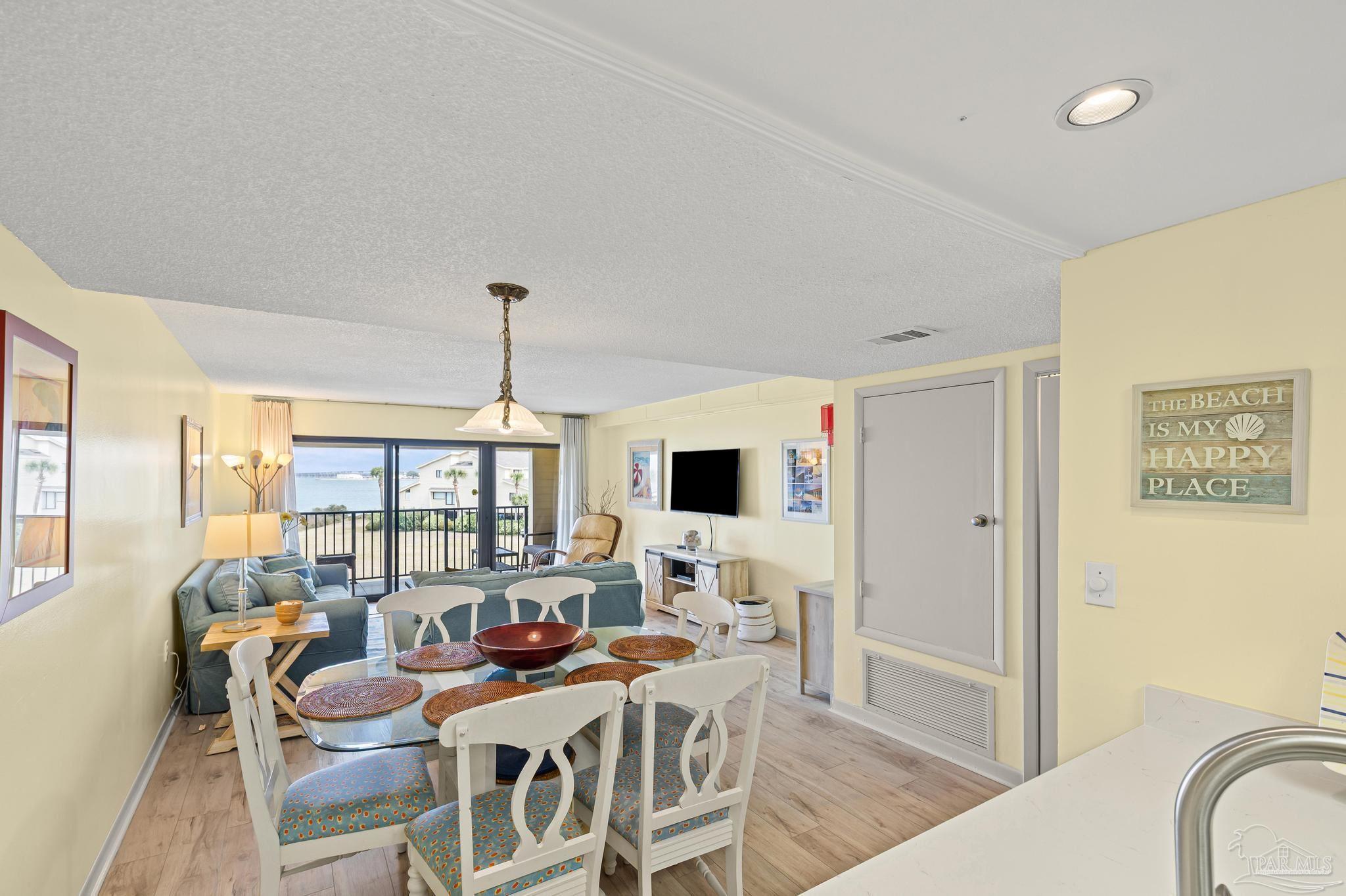 900 Ft Pickens Rd 824