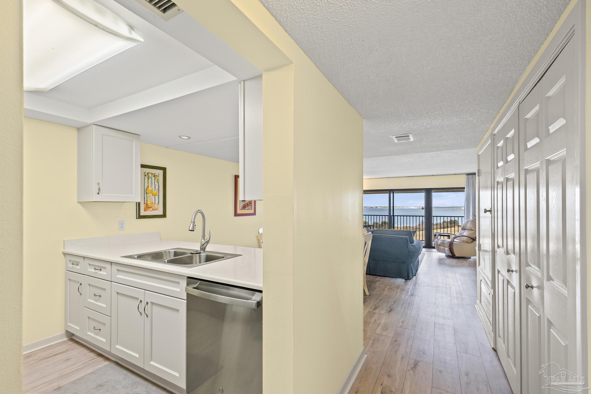 900 Ft Pickens Rd 824