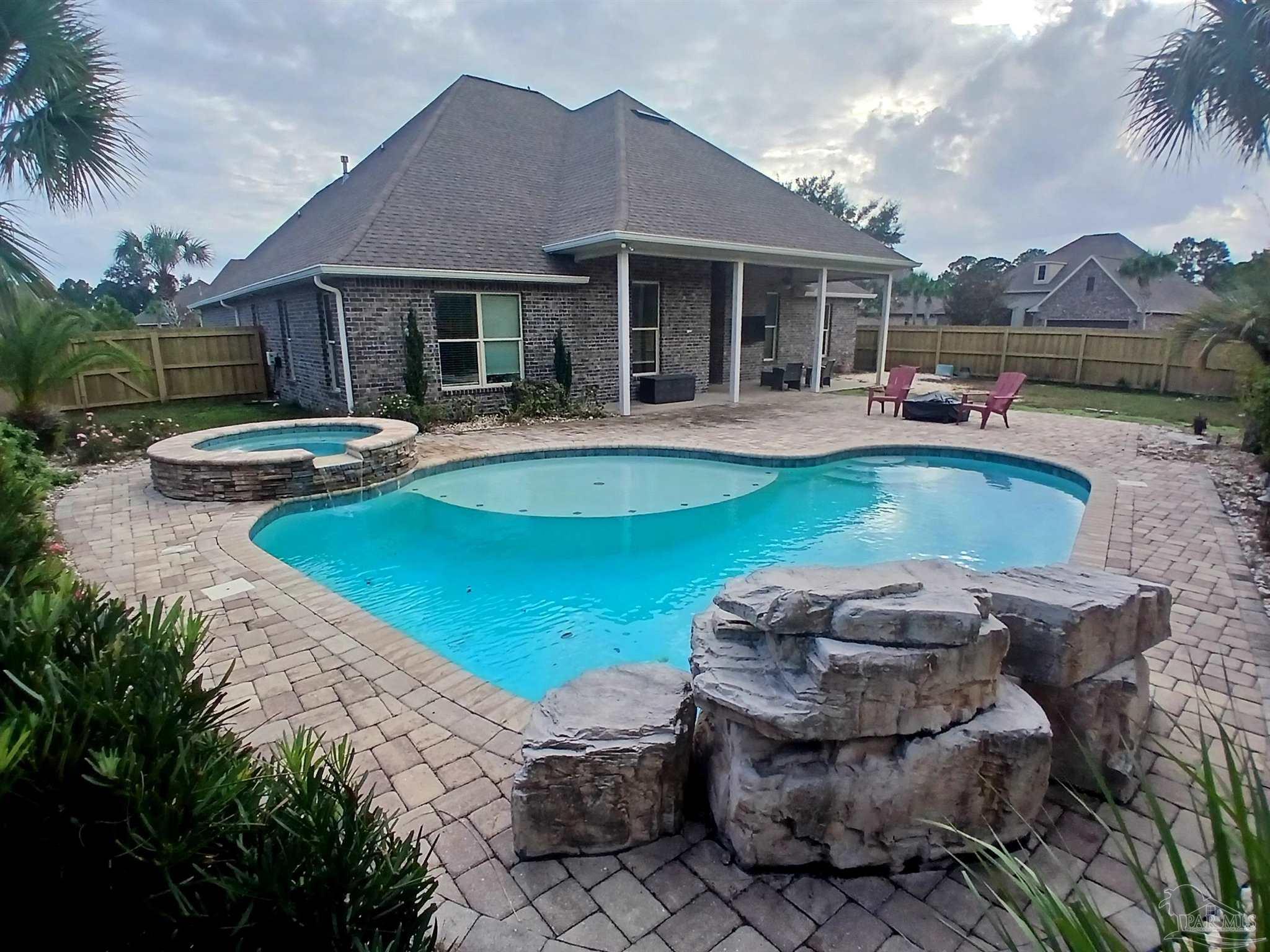 4712 Foxtail Palm Dr