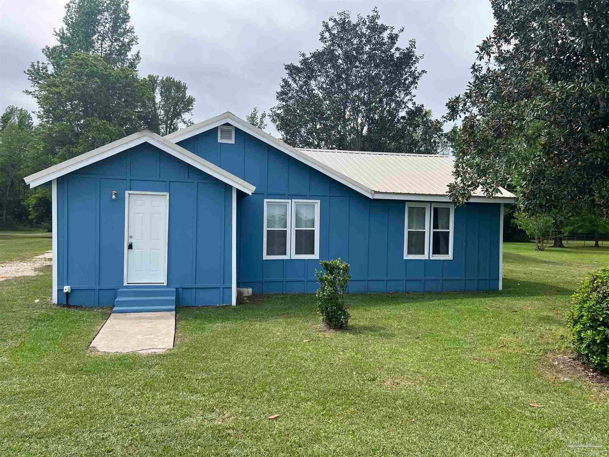 Photo 1 of 25 — 102 W Avenue A, Atmore, AL 36502