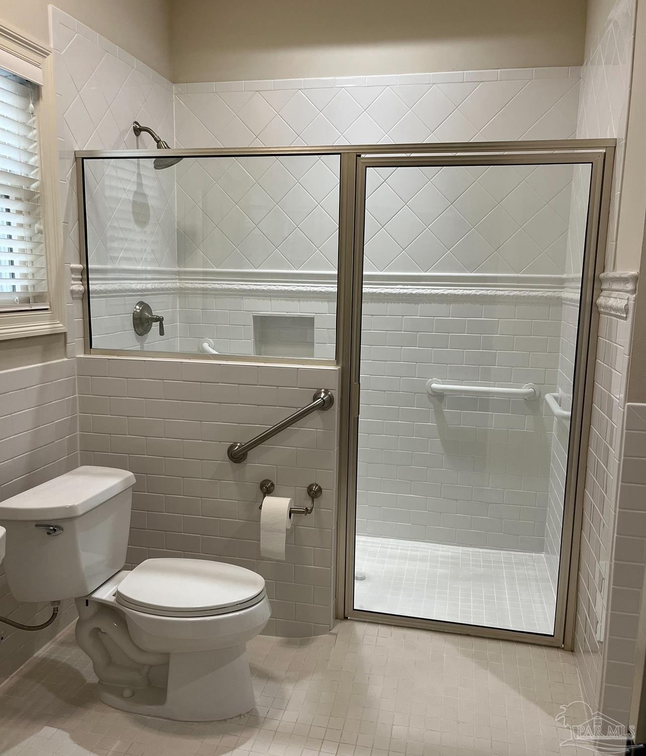 Pensacola, Florida 32507, United States, 4 Bedrooms Bedrooms, ,4 BathroomsBathrooms,Residential,Active,46302