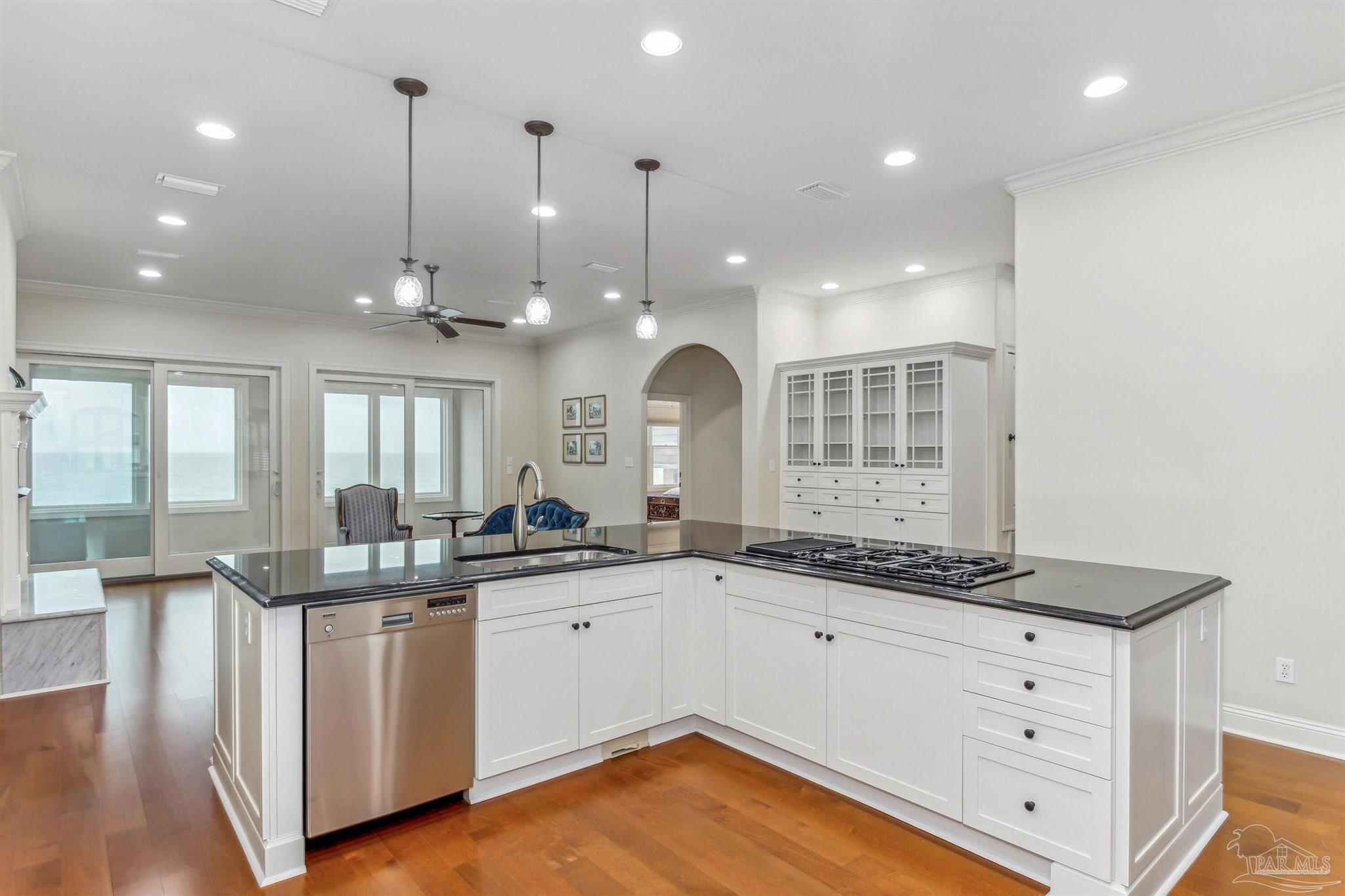 Pensacola, Florida 32507, United States, 4 Bedrooms Bedrooms, ,4 BathroomsBathrooms,Residential,Active,46302