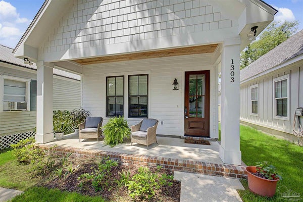 1303 N 8TH AVE, PENSACOLA, FL 32503 - Image ddca5d1a428201ac5f2a3a8f10befcc8/1877079619