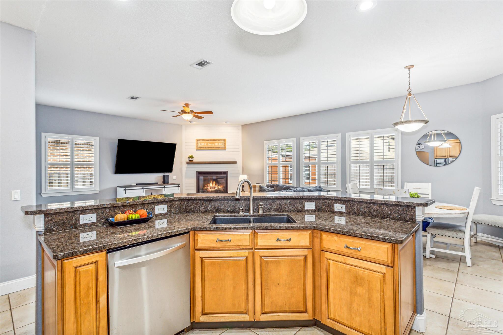 Navarre, Florida 32566, United States, 4 Bedrooms Bedrooms, ,3 BathroomsBathrooms,Residential,Contingent,25760