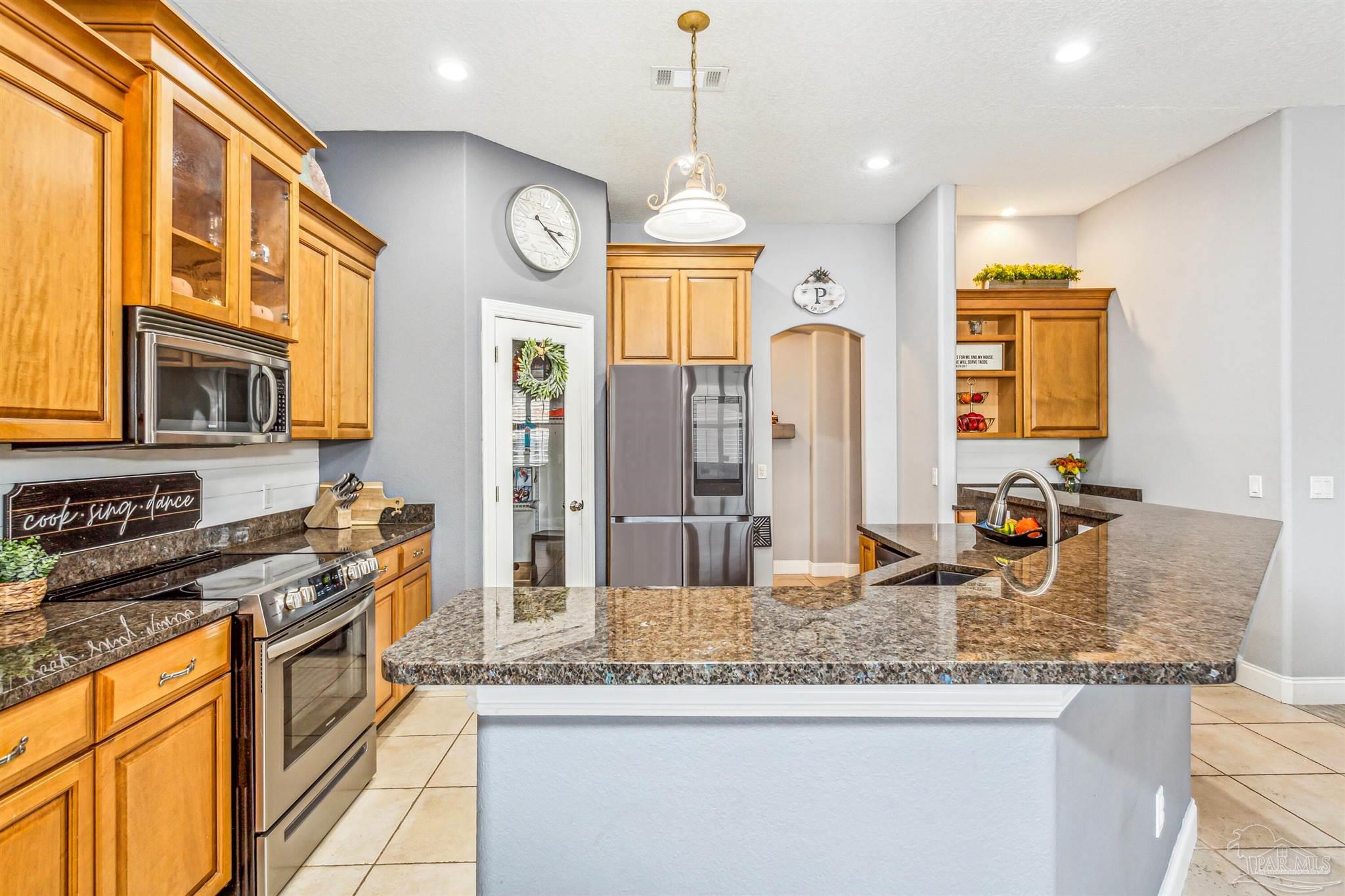 Navarre, Florida 32566, United States, 4 Bedrooms Bedrooms, ,3 BathroomsBathrooms,Residential,Contingent,25760