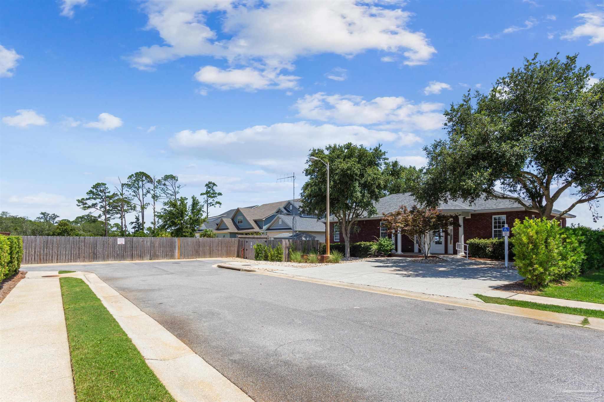 Navarre, Florida 32566, United States, 4 Bedrooms Bedrooms, ,3 BathroomsBathrooms,Residential,Contingent,25760