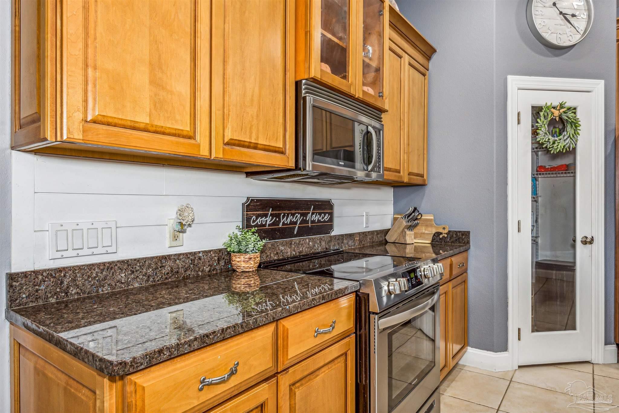 Navarre, Florida 32566, United States, 4 Bedrooms Bedrooms, ,3 BathroomsBathrooms,Residential,Contingent,25760