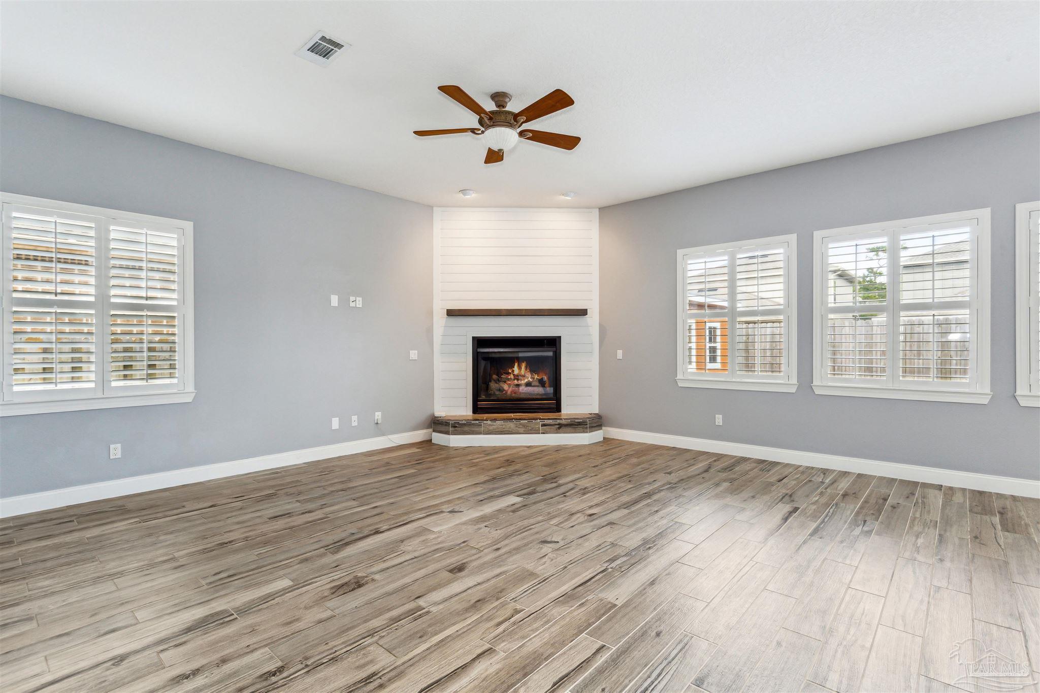 Navarre, Florida 32566, United States, 4 Bedrooms Bedrooms, ,3 BathroomsBathrooms,Residential,Contingent,25760