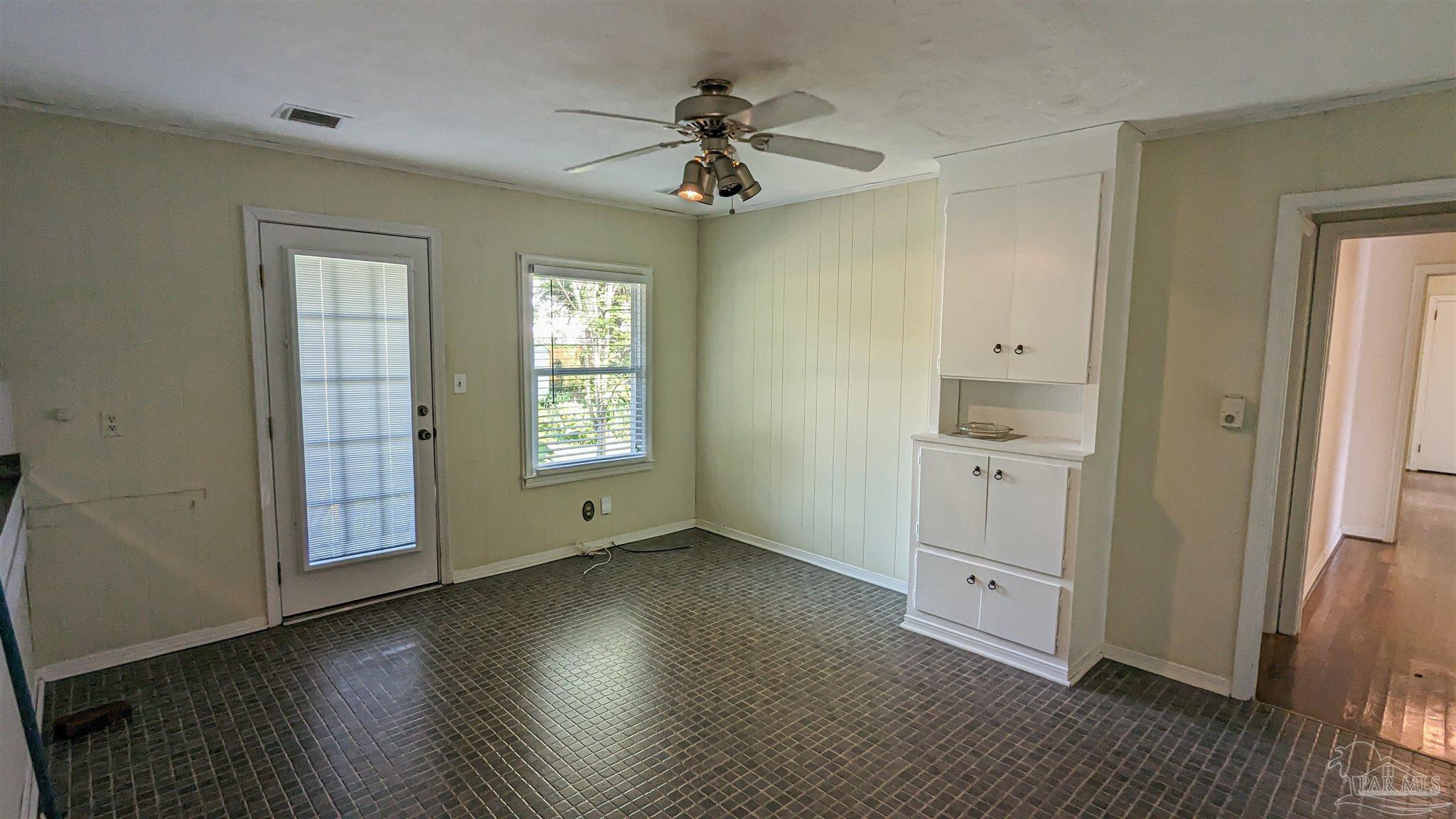 Photo 7 of 22 of 1691 Foulis Dr house