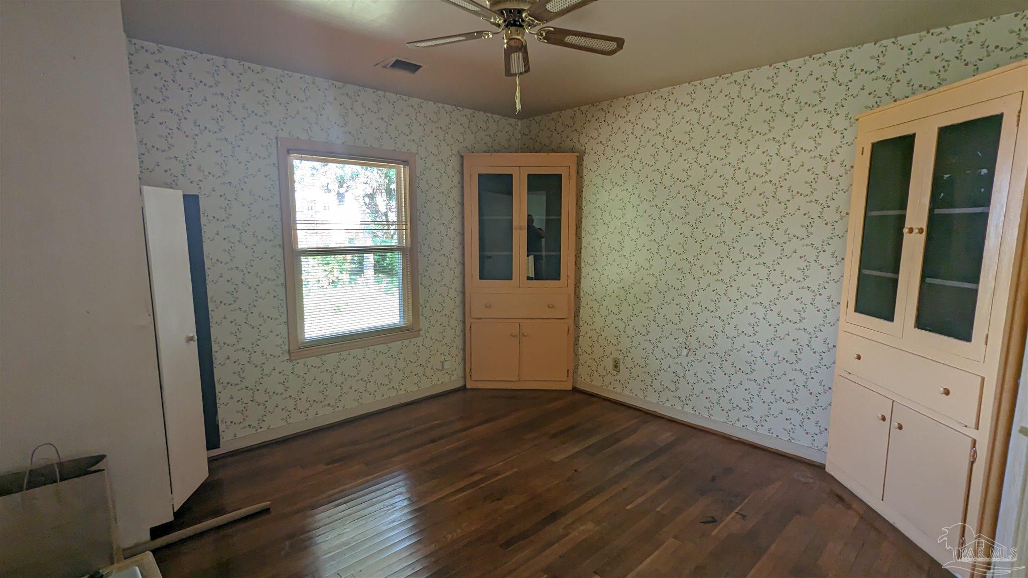 Photo 17 of 22 of 1691 Foulis Dr house