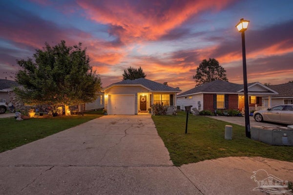 810 HANOVER DR, PENSACOLA, FL 32526 - Image e5d8e52a2aac5e8422f144ff07f6529e/981342997