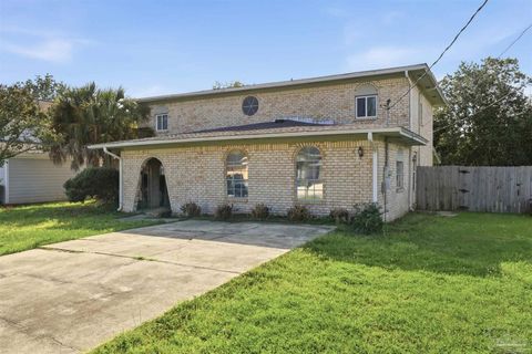 1253 Redwood Ln Gulf Breeze FL 32563