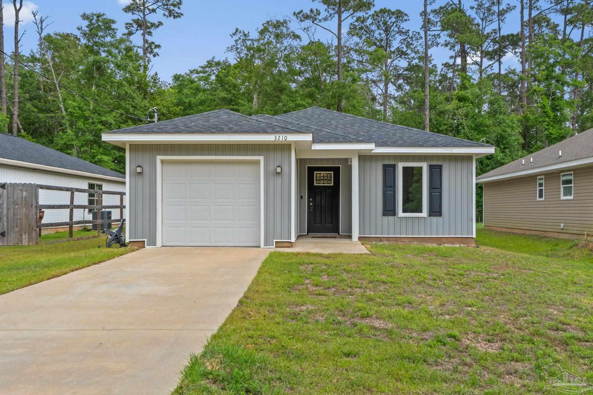 Photo 1 of 31 — 3210 Electra Dr, Milton, FL 32583