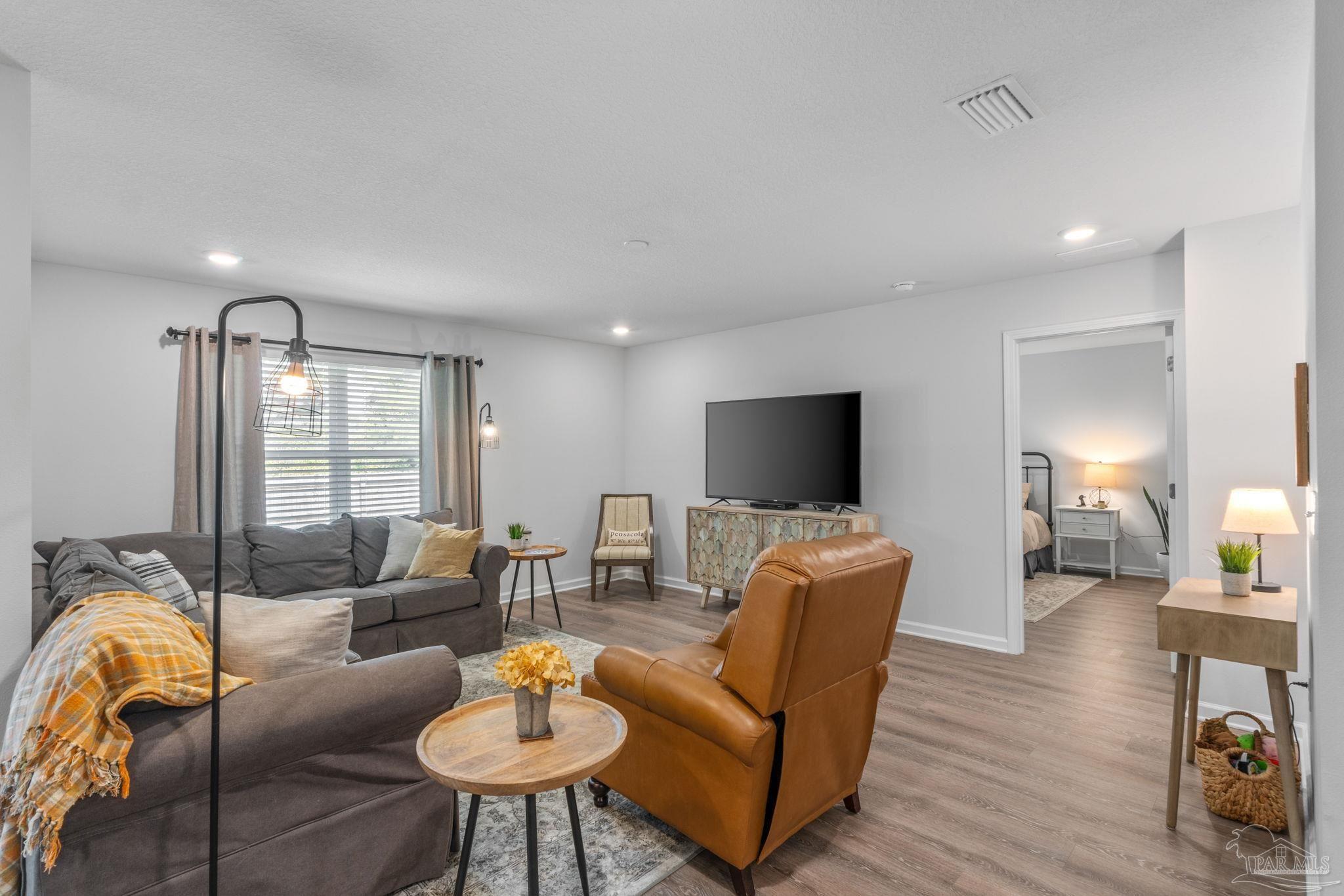 Pensacola, Florida 32526, United States, 4 Bedrooms Bedrooms, ,2 BathroomsBathrooms,Residential,Active,200244