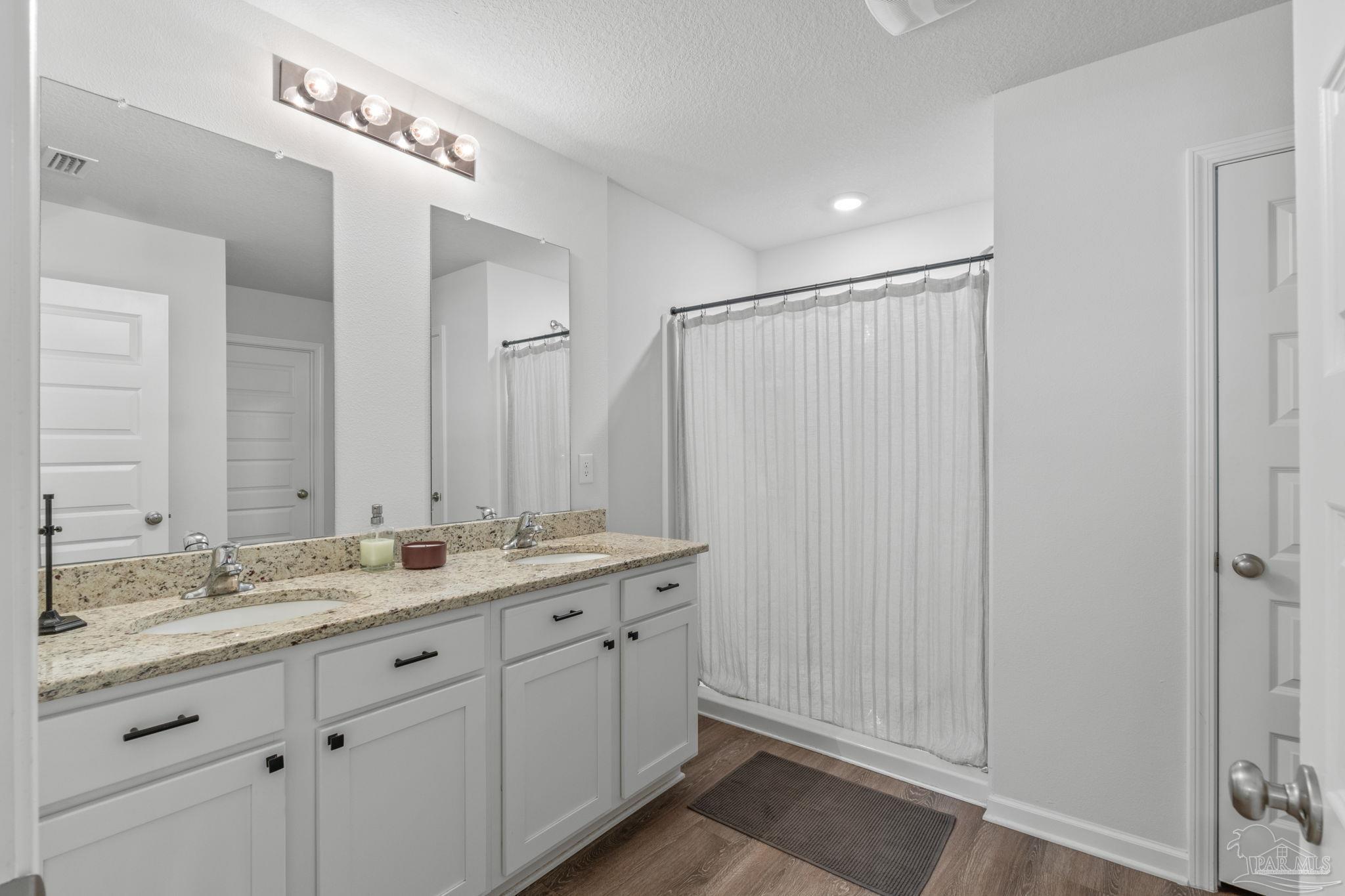 Pensacola, Florida 32526, United States, 4 Bedrooms Bedrooms, ,2 BathroomsBathrooms,Residential,Active,200244