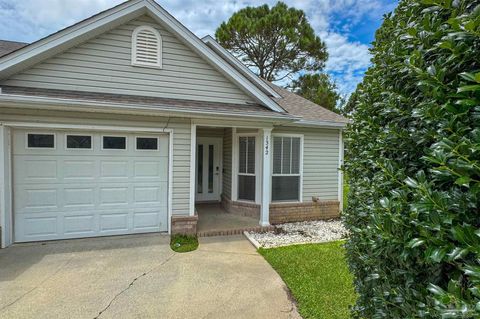 1342 Tiger Lake Dr Gulf Breeze FL 32563