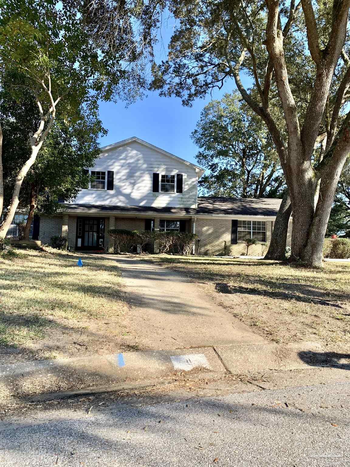 Photo 1 of 22 — 4 Billingsley Pl, Pensacola, FL 32506